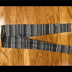 Nike Women’s Workout Pant Size Medium. Fleece lined.